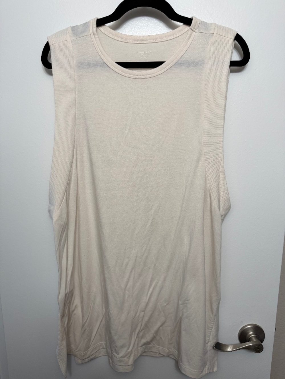 Old Navy Active Ultralite tank top - Size L